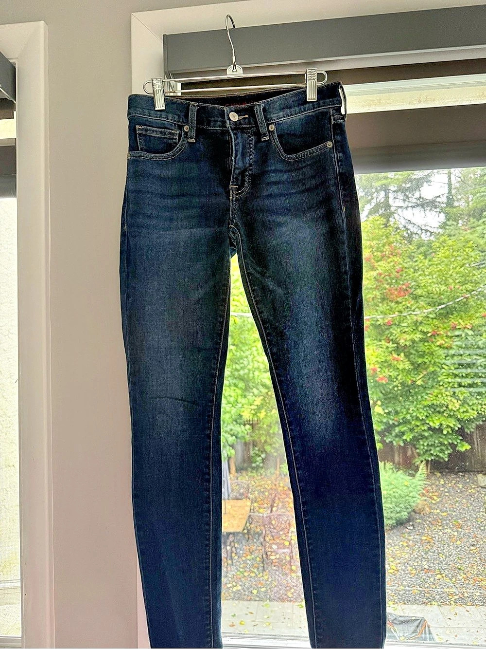 Lucky Brand Skinny Jeans in Blue Size 2/26